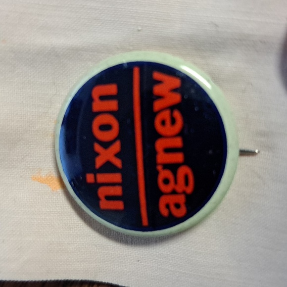 Nixon Political Campaign Election Buttons (5 pins sold together in a bundle) - Picture 2 of 5